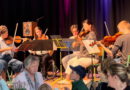 Am Muttertag, 11. Mai, spielt Jana Matyasova, Musik- und Deutschlehrerin an der Gesamtschule Mechernich, gemeinsam mit ihren Schülerinnen und Schülern ein Konzert. Dieses beginnt ab 13 Uhr und ist ebenfalls kostenfrei.