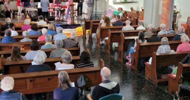 Der nächste Mutmach-Gottesdienst mit Chor und Band „Rainer Wahnsinn“ und Diakon Manni Lang am Sonntag, 18. Mai, um 17 Uhr in der Pfarrkirche St. Rochus in Strempt ist dem engelsgleichen göttlichen Beistand durch verborgene Kräfte gewidmet. Foto: Sabine Roggendorf/pp/Agentur ProfiPress