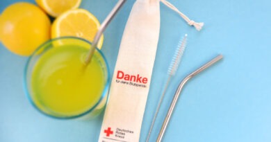 Der Rotkreuz-Kreisverband Euskirchen und der DRK-Blutspendedienst West rufen zu zwei Blutspende-Terminen im Mai auf. Geschenkt gibt´s hier ein Trinkhalm-Set aus Metall. Symbolbild: DRK/pp/Agentur ProfiPress