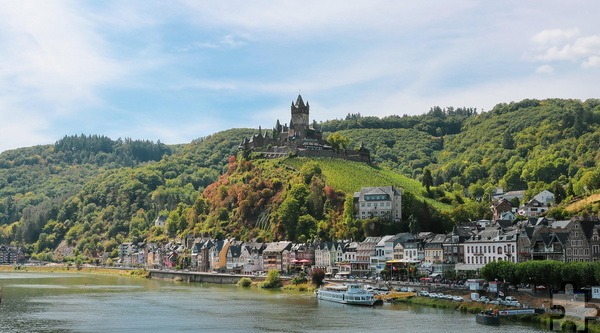 Im Frühling bietet der DRK-Kreisverband Euskirchen zwei Tagestouren an. Am 21. Mai geht es nach Cochem und Beilstein… Symbolbild: Maria Felde /pixabay/pp/Agentur ProfiPress