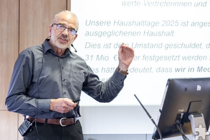 Für die UWV machte Dr. Manfred Rechs klar: „Jammern nützt nichts. Stattdessen gilt, da, wo wir Einfluss nehmen können, müssen wir aktiv Verantwortung übernehmen.“ Foto: Ronald Larmann/pp/Agentur ProfiPress