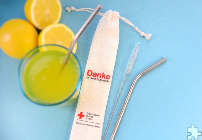 Der Rotkreuz-Kreisverband Euskirchen und der DRK-Blutspendedienst West rufen zu zwei Blutspende-Terminen im Mai auf. Geschenkt gibt´s hier ein Trinkhalm-Set aus Metall. Symbolbild: DRK/pp/Agentur ProfiPress