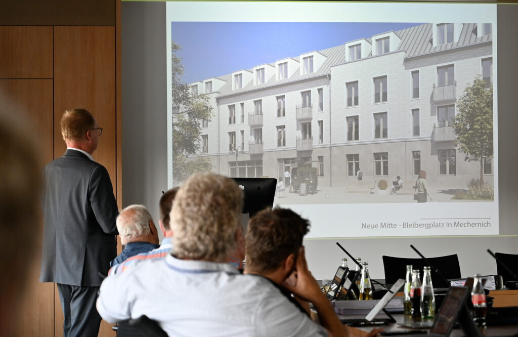 Ein Blick in die Zukunft: auf dem Gelände des alten „Takkos“ und Getränkemarktes soll ein vierteiliger Gebäudekomplex inklusive 48 Wohnungen, Tiefgarage sowie Markt- und Gastrofläche im Erdgeschoss entstehen. Foto: Henri Grüger/pp/Agentur ProfiPress