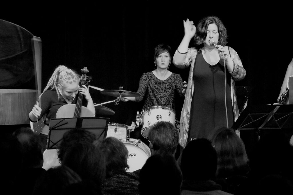 „Bei Stein´s“ in Voißel am 28. Juni einen Abend im Zeichen des argentinischen Tangos erleben: die Band „Tango de Minas“ entführt ihr Publikum in den exotischen Süden des amerikanischen Kontinents. Foto: Veranstalter/pp/ProfiPress