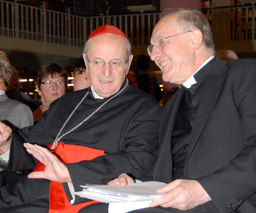 Helmut Moll (r.) und Joachim Kardinal Meissner bei der Vorstellung einer ergänzten Neuauflage von „Zeugen für Christus“ im Kölner Maternushaus. Archivfoto: Manfred Lang/pp/Agentur ProfiPress