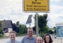 Stolz am neuen Ortsschild (v.l.): Christian Meyer, Ortsbürgermeister Markus Kratz, Hans-Josef Breuer und Andrea Kratz. Foto: Privat/pp/Agentur ProfiPress