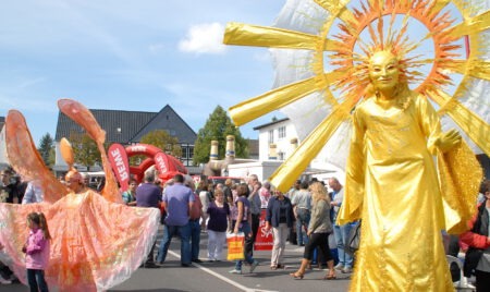 Zum 50-jährigen Jubiläum von Mechernich sind auch der Ordo Communionis in Christo sowie sein Sozialwerk mit einem eigenen Informationsstand auf dem Brunnenfest vertreten. Archivbild: pp/Agentur ProfiPress