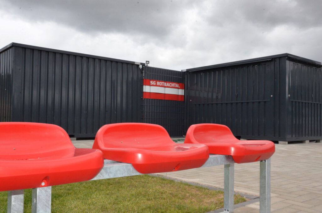 Noch herrscht Ruhe auf dem Glehner Sportplatz. Mit dem Förderbetrag soll für die Spielerinnen und Spieler der SG Rotbachtal schon bald ein neues Mini-Spielfeld entstehen. Foto: Jakob Seibel/pp/Agentur ProfiPress