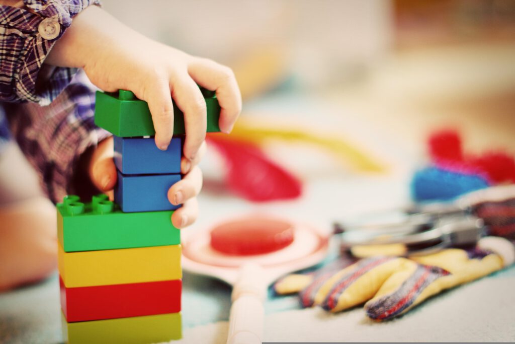 Familien, deren Kinder ab August nächsten Jahres ihre Kita-Karriere beginnen wollen, müssen sich möglichst bald im „Kita-Navigator“ registrieren. Symbolbild: Esi Grünhagen/pixabay/pp/Agentur ProfiPress