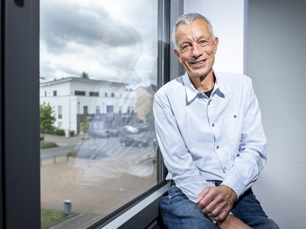 Stadtplaner aus Leidenschaft: Thomas Schiefer verabschiedet sich nach 27 Jahren bei der Stadt Mechernich in den Ruhestand, wo er sich verstärkte der Pflege von Oldtimern auf vier Rädern widmen möchte. Foto: Ronald Larmann/pp/Agentur ProfiPress