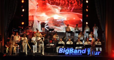 Die Big-Band der Bundeswehr gibt am 17. und 18. Dezember das nunmehr sechste Doppelkonzert zugunsten der Hilfsgruppe Eifel im Kulturkino Vogelsang. Der Kartenvorverkauf beginnt am 1. Oktober. Foto: Reiner Züll/pp/Agentur ProfiPress