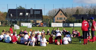 Trainieren wie in der Bundesliga: beim Fußballcamp des 1. FC Köln können Jungs und Mädels von sechs bis 14 Jahren ihre Faszination für Fußball voll ausleben. Foto: SG Rotbachtal/Strempt/pp/Agentur Profipress