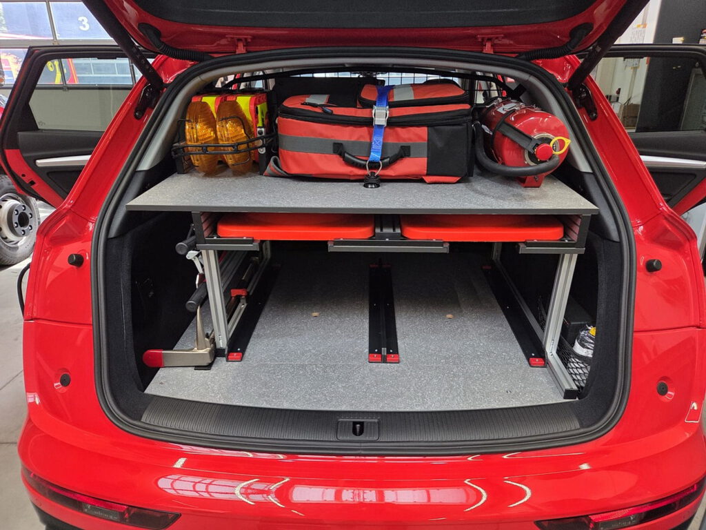 Ein Blick ins hintere Innenleben des Audi Q 5 (204 PS, Allrad, Automatik der Mechernicher Feuerwehr. Foto: FF/pp/Agentur ProfiPress