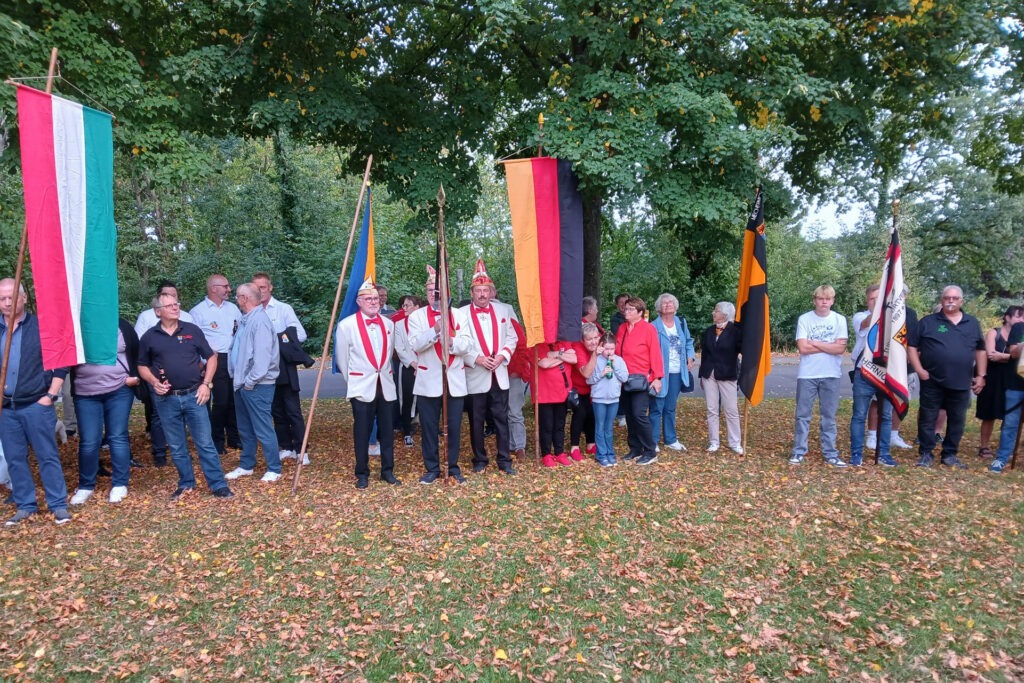 Zu Eröffnung der Kirmes waren rund 170 Menschen gekommen, darunter zahlreiche Vereinsabordnungen. Foto: privat/pp/Agentur ProfiPress