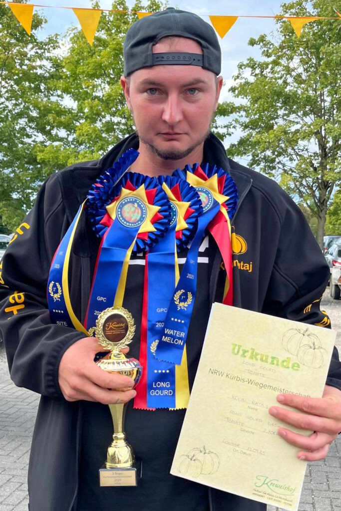 Reich prämiert: Kevin Rataj aus Ostfriesland siegte mit seinen Gemüsen gleich in mehreren Kategorien. Foto: Krewelshof/pp/Agentur ProfiPress