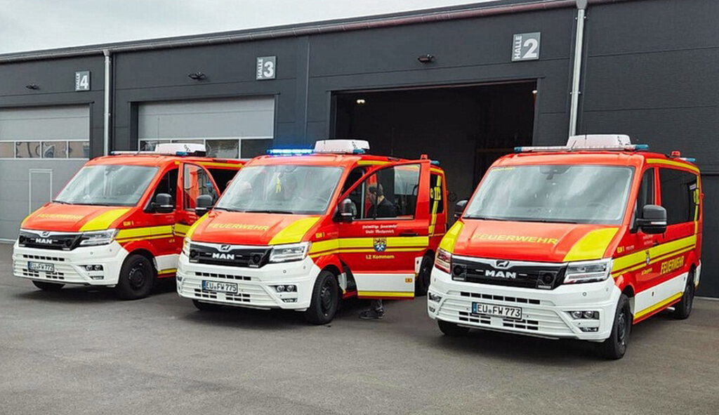 Bei den drei neuen Einsatzleitwagen der Freiwilligen Feuerwehr Mechernich handelt es sich laut Pressesprecher Alexander Kloster um moderne Führungsmittel. Die entsprechend ausgerüsteten Wagen sollen künftig vor allem zur Koordination und Leitung größerer Einsätze beitragen. Foto: FF/pp/Agentur ProfiPress