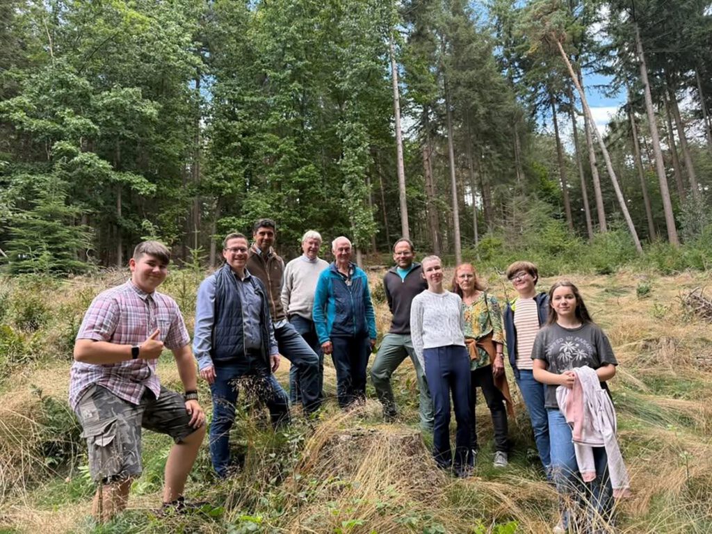 Das GAT betont: „Die Arbeit an diesem Waldstück ist ein kleiner Beitrag im Kampf gegen den Klimawandel, für Bildung für nachhaltige Entwicklung und für ein nachhaltiges Lernen durch praktisches Tun.“ Foto: Markus Ramers/GAT/pp/Agentur ProfiPress