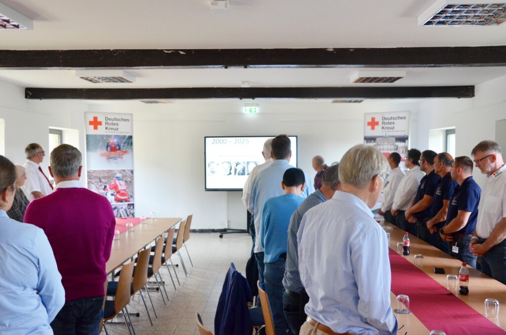 Mit einer Schweigeminute gedachten die Anwesenden den verstorbenen Mitgliedern der Arbeitsgemeinschaft: Rolf Ellinger (Geislingen), Manfred Schemeit (Albstadt), Gerhard Gebuhr (Nürnberg), Christoph Brückner (Luckenwalde), Reinhard Westerbeck (Essen) und Hans-Joachim Trümper (Berlin). Foto: Jakob Seibel/pp/Agentur ProfiPress