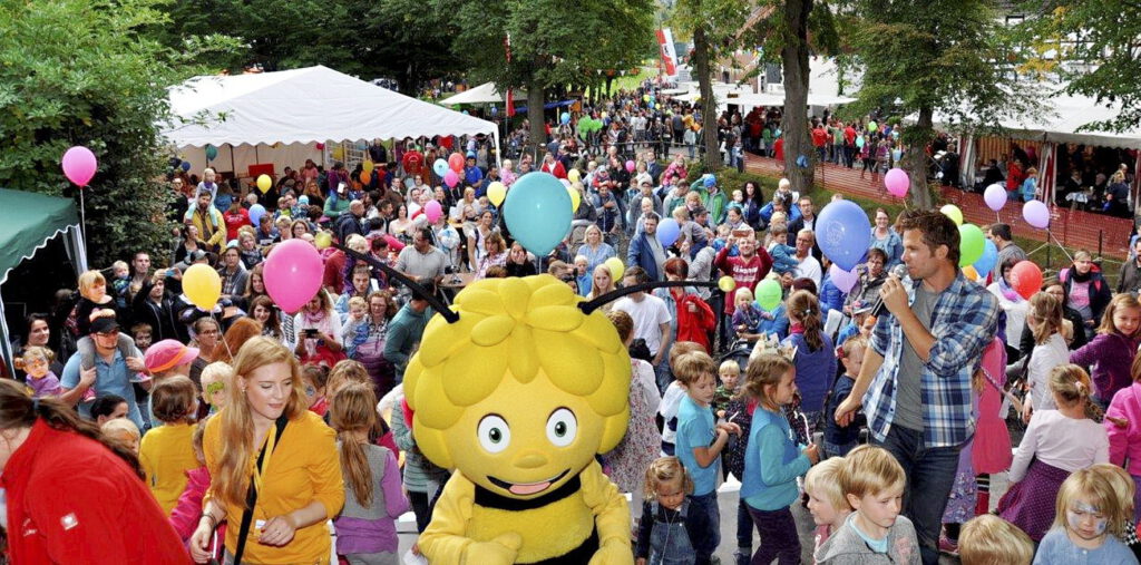 Aus Hunderten Besuchern in den Anfängen wurden Anfang der achtziger Jahre schnell Tausende, die Jahr für Jahr zur „Lückerather Kinderkirmes“ in das zur Stadt Mechernich gehörende 200-Seelen-Dörfchen kamen. Archivfoto: pp/Agentur ProfiPress