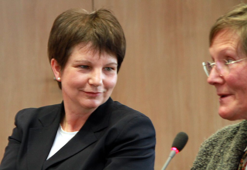 Als lokale Moderatorin im Mechernicher Rathaus mit ihrer Tante Dr. Marianne Bauerschmitz, die in Mechernich „donum vitae“ gegründet hat. Foto: Manfred Lang/pp/Agentur ProfiPress