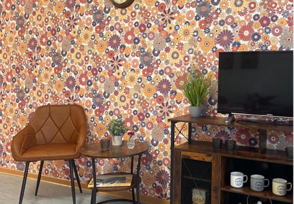 „Sehr viel Wert haben wir auf eine angenehme Wohnlichkeit in diesem besonderen Retro-Stil gelegt“, erklärt Ursula Binnen von Haus Effata zu neuen Design-Entscheidungen der Seniorenpflegeeinrichtung. Foto: Haus Effata/CIC/pp/Agentur ProfiPress