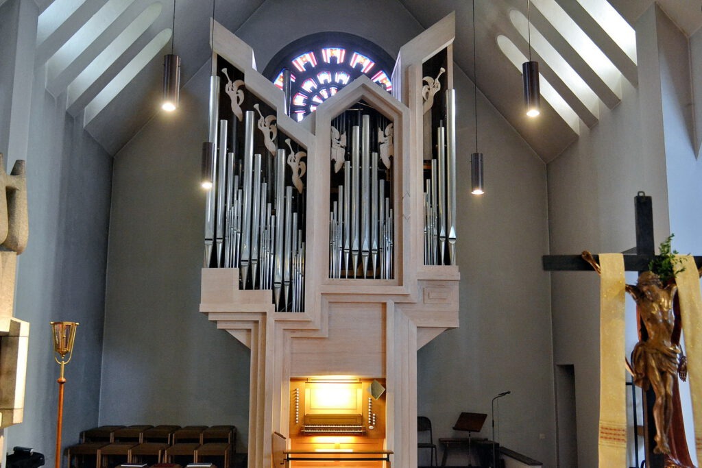 Die Weimbs-Orgel von 1991 in der Flamersheimer Pfarrkirche St. Stephanus Auffindung steht im musikalischen Mittelpunkt einer meditativen Andacht am Sonntag, 19. Oktober, ab 18 Uhr. Foto: Volker Prinz/pp/Agentur ProfiPress