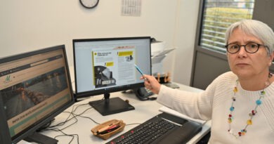 „In Krisensituationen ist es entscheidend, dass die Bürgerinnen und Bürger vorbereitet sind. Der Selbstschutzguide bietet hierfür wertvolle Informationen und Handlungsempfehlungen“, so Fachbereichsleiterin Silvia Jambor. Sie betont in diesem Zusammenhang die Bedeutung der Eigenvorsorge, auf die immer und immer wieder hingewiesen werde.