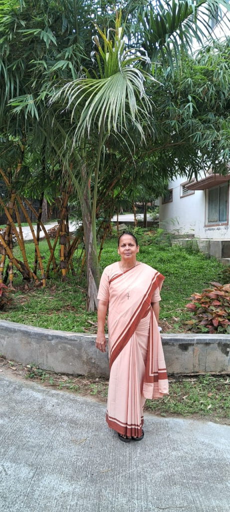 Schwester Shirly in der neuen Ordenstracht der Communio in Christo für Indien. Foto: CIC/pp/Agentur ProfiPress