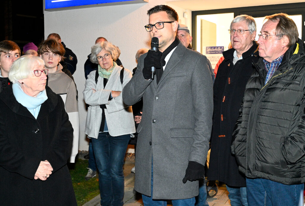 Bürgermeister Michael Fingel zitierte seinen Großvater: „‚Es ist leicht, eine Entscheidung zu treffen – schwer kann es sein, damit zu leben.‘“ Foto: Henri Grüger/pp/Agentur ProfiPress