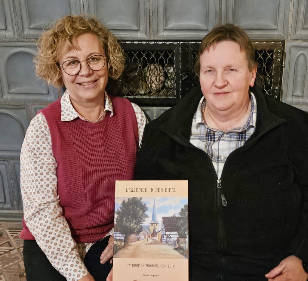Auch nach Erscheinen der zweiten Auflage betrachten Bärbel und Elisabeth Geusen ihren Job noch nicht als beendet: „Wir denken, in Lessenich schlummert noch Stoff für einen zweiten Band…“ Foto: Thomas Geusen/pp/Agentur ProfiPress