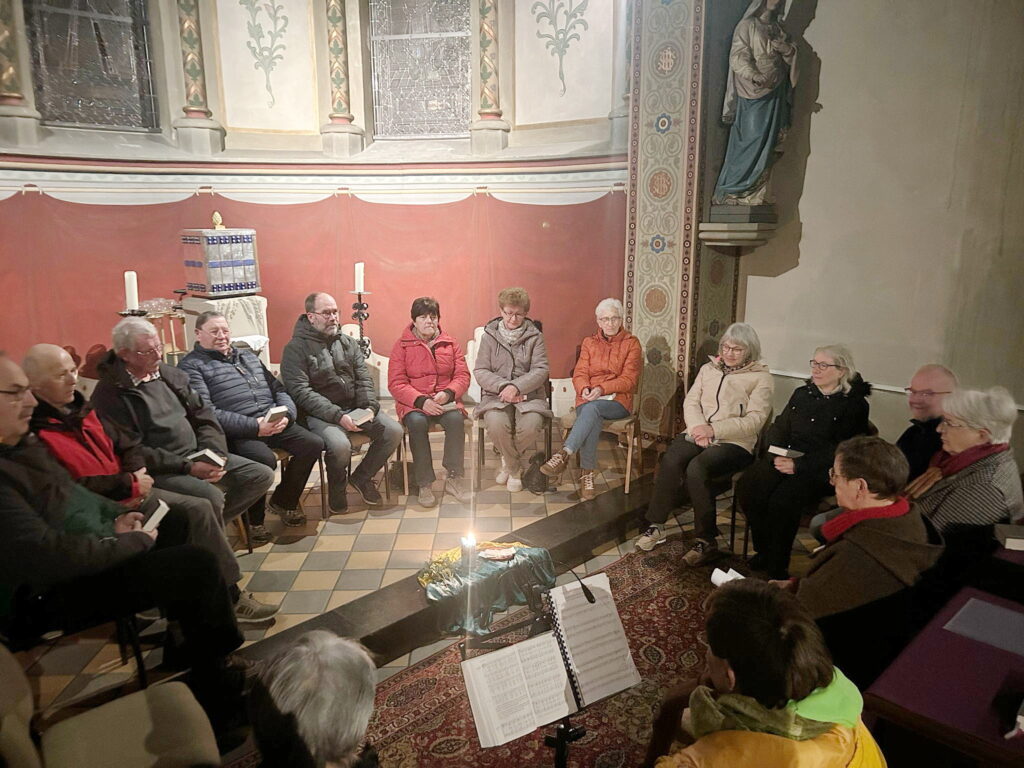 Besinnung und innere Sammlung mittwochs morgens um 6 Uhr bietet der Gottesdienstleiter Gerhard Mayr-Reineke auch diesen Advent in der Kallmuther  Pfarrkirche St. Georg an. Foto: Privat/pp/Agentur ProfiPress