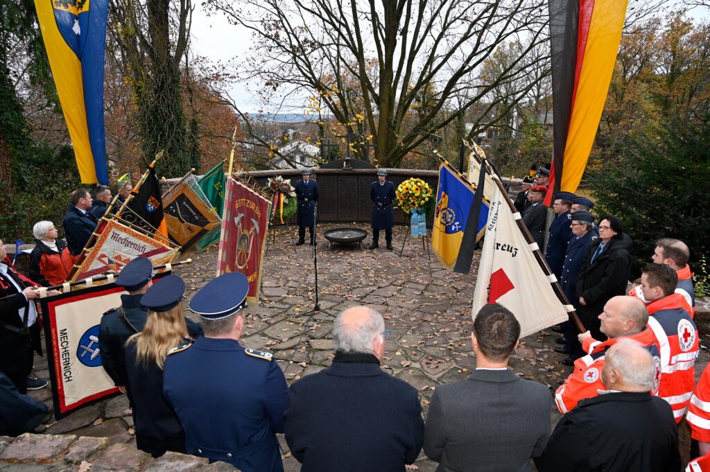 Am Volkstrauertag gedachte man in Mechernich wieder den vielen Opfern von Krieg und Gewalt. Foto: Henri Grüger/pp/Agentur ProfiPress