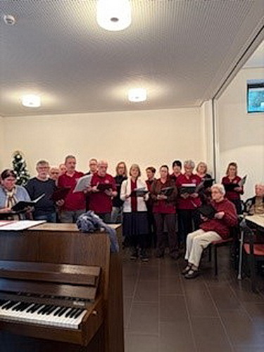 Im Unterhaltungsprogramm sang auch der Kirchenchor Kommern unter Leitung von Elisabeth Beyer. Foto: Ilse Kradepohl/pp/Agentur ProfiPress