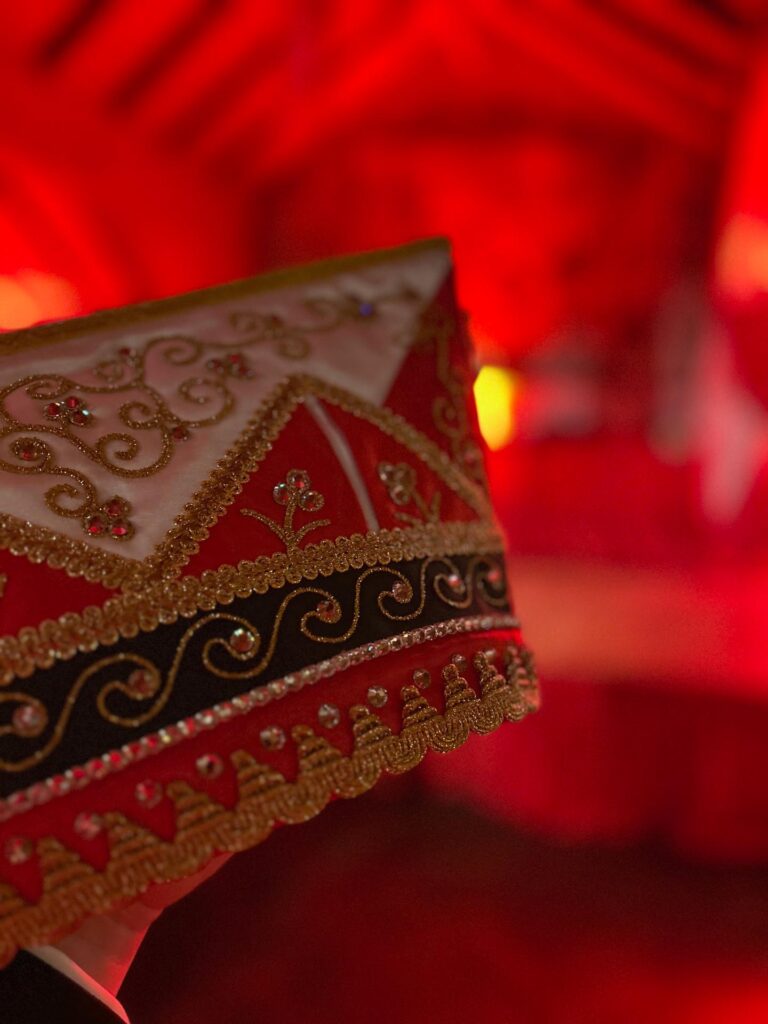 Die scheidenden Karnevalisten wurden verabschiedet: „Ihr habt die letzte Session mit so viel Herzblut gestaltet – ihr bleibt ein Teil unserer KG-Familie!“ Foto: KG Greesberger Kommern/pp/Agentur ProfiPress