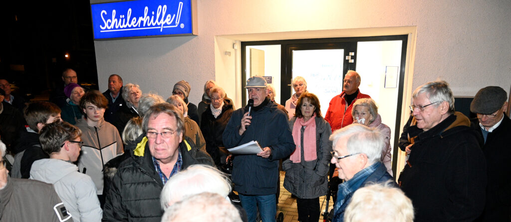 Franz-Josef Kremer (m.) organisiert die Gedenkveranstaltungen seit 1999. Foto: Henri Grüger/pp/Agentur ProfiPress