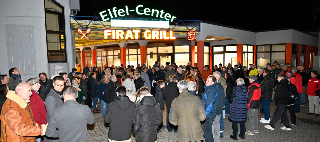 Vor der „Eifelpassage“ war die dritte Station. Auch hier haben einst Juden gelebt und gearbeitet. Foto: Henri Grüger/pp/Agentur ProfiPress
