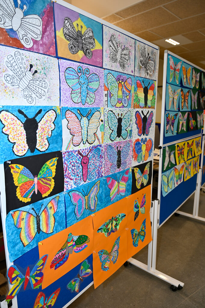 Begrüßen Besucherinnen und Besucher in bunter Pracht: Schmetterlinge, Symboltier der Nationalparkschule, mit ganz besonderer Historie… Foto: Henri Grüger/pp/Agentur ProfiPress