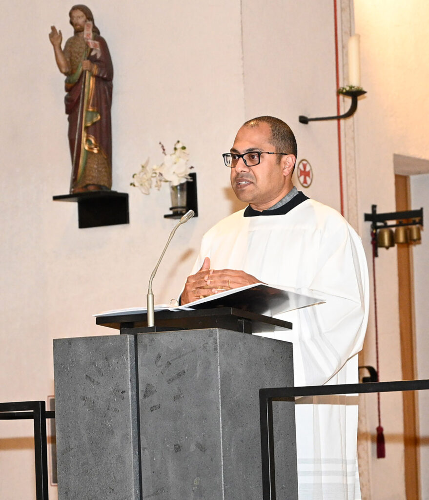 Diakonand Tilj Puthenveettil führte kürzlich durch eine stille, geistliche Betrachtung des Advents – als Zeit der Hoffnung, der Sehnsucht und des aufmerksamen Erwartens. Foto: Henri Grüger/pp/Agentur ProfiPress