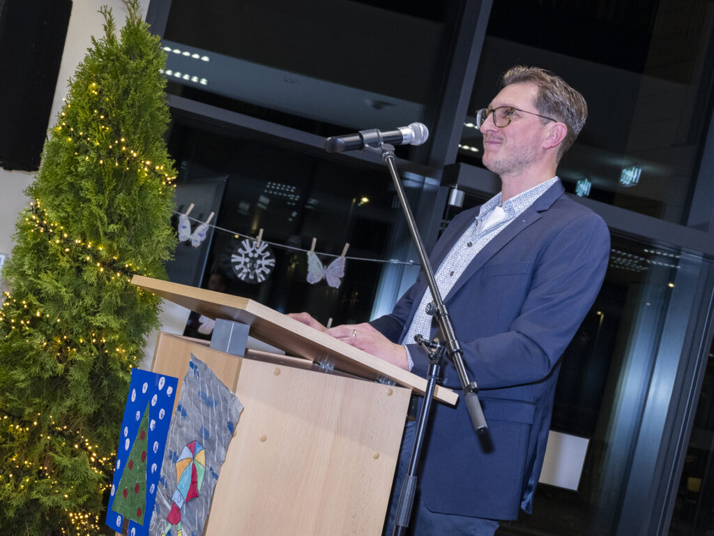 Es ist geschafft: Bei Projektleiter Christoph Breuer war die Freude über den gelungenen Bau spürbar. Er dankte seinem Kollegen Andreas Kurth und allen am Bau Beteiligten für die hervorragende Arbeit. Foto: Ronald Larmann/pp/Agentur ProfiPress