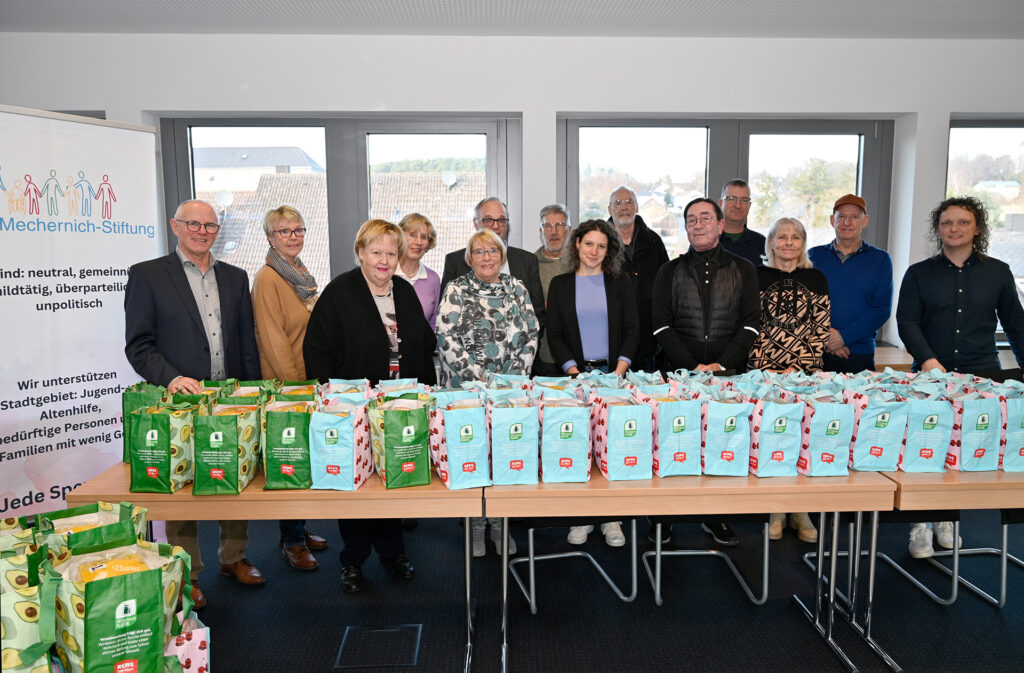 160 randvolle Tüten mit Lebensmitteln kann die Mechernich Stiftung zu Weihnachten im Stadtgebiet verteilen. Foto: Henri Grüger/pp/Agentur ProfiPress