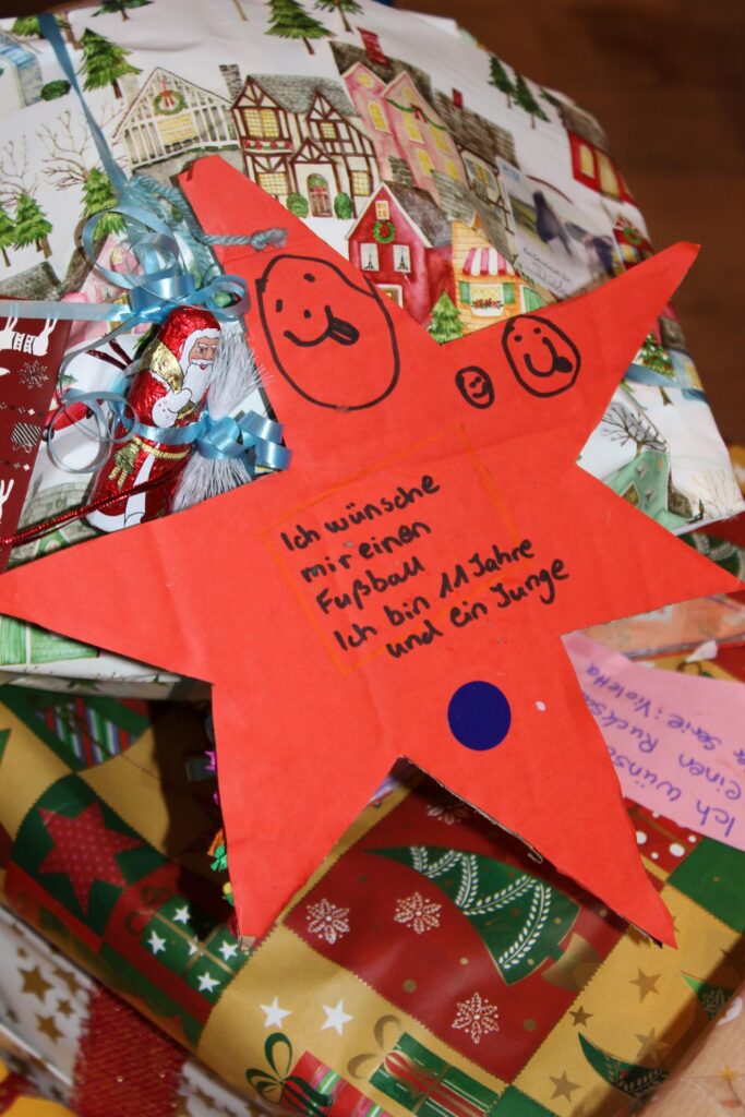 So bescheiden wie dieser seien eigentlich alle Herzenswünsche der Kinder zu Weihnachten gewesen, betonten die Mitarbeiterinnen des Kinderschutzbunds. Foto: Kerstin Rottland/pp/ Agentur ProfiPress