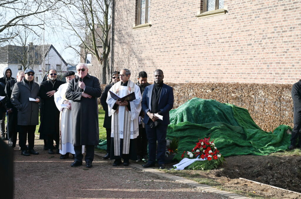 Die Tageslesung, die Communio-Schwester Lidwina vortrug, hatte der Hauptzelebrant dem Hohelied der Liebe aus dem ersten Korintherbrief des Apostels Paulus entnommen. Das Evangelium rezitierte die Seligpreisungen aus der Bergpredigt. Foto: Sabine Roggendorf/pp/Agentur ProfiPress