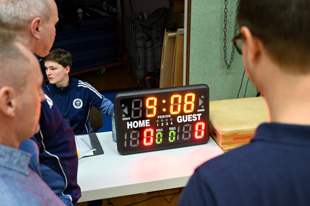 So konnten die Zuschauerinnen und Zuschauer die Spielstände auf der topmodernen Anzeigetafel verfolgen. Foto: Henri Grüger/pp/Agentur ProfiPress