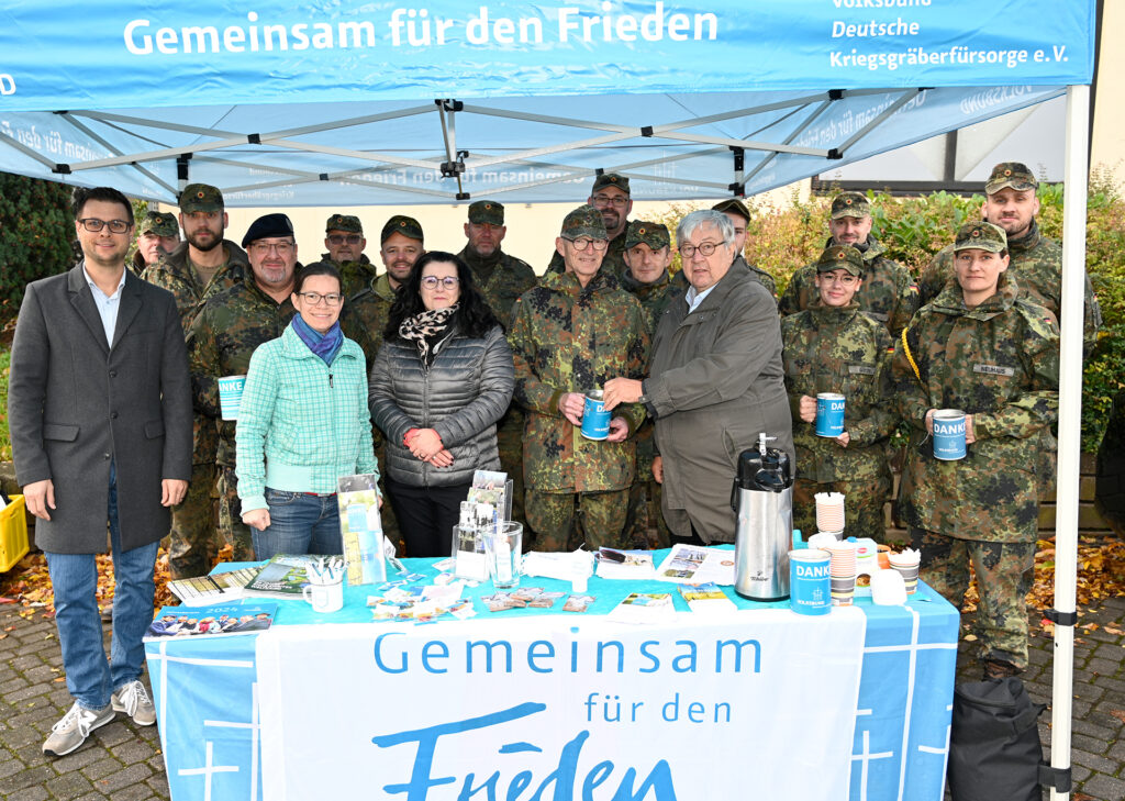 Stolze 8.190,01 Euro an Spenden kamen bei der Friedhofs-, Haus- und Straßensammlung des Volksbundes Deutsche Kriegsgräberfürsorge in Mechernich zusammen. Archivfoto: Henri Grüger/pp/Agentur ProfiPress