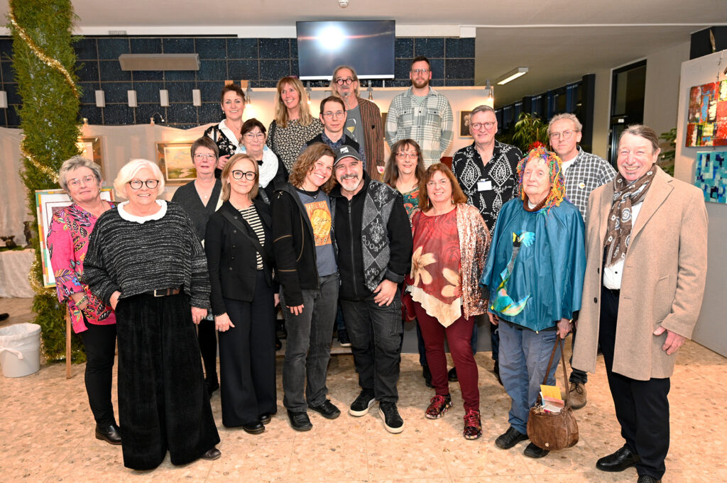 Unter dem Titel „Art Symphonie“ hat die 46. Ausstellung einheimischer Künstlerinnen und Künstler im Foyer des Gymnasium Am Turmhof eindrucksvoll gezeigt, wie vielfältig, lebendig und berührend die Mechernicher Kunstszene ist. Foto: Henri Grüger/pp/Agentur ProfiPress