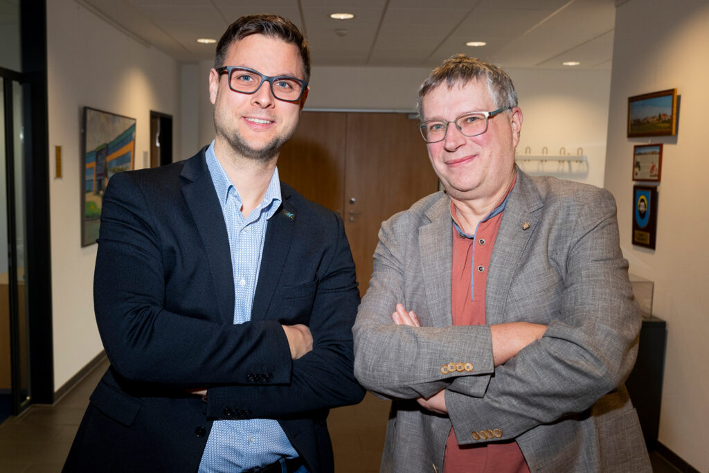 Ziehen an einem Strang: Bürgermeister Michael Fingel (l.) und Kämmerer Stefan Mannz müssen in diesen finanziell angespannten Zeiten einige Herausforderungen meistern. Foto: Ronald Larmann/pp/Agentur ProfiPress