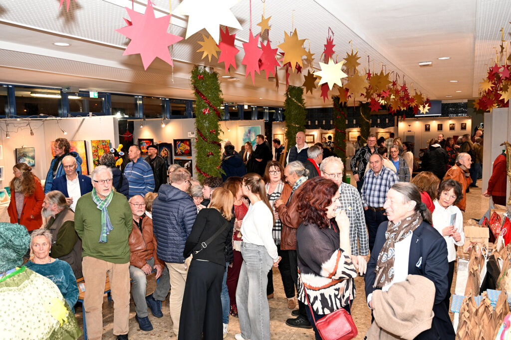 Schon die Vernissage war gut besucht. Foto: Henri Grüger/pp/Agentur ProfiPress