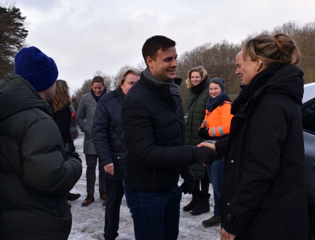 Michael Fingel begrüßte NRW-Wirtschaftsministerin Mona Neubauer, die zusammen mit Umweltminister Oliver Krischer aus Düsseldorf anreiste. Foto: Michael Nielen/pp/Agentur ProfiPress