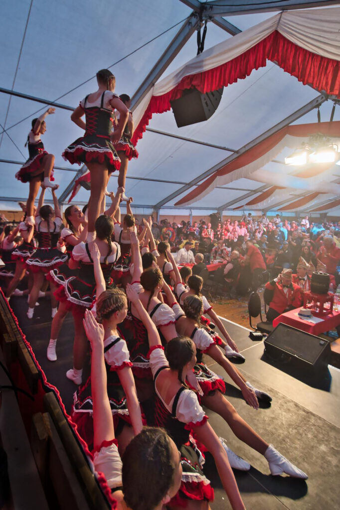 Beeindruckende Figuren hatten auch die „Kölner Paulinchen“ drauf. Foto: Frank Schmitz/pp/Agentur ProfiPress