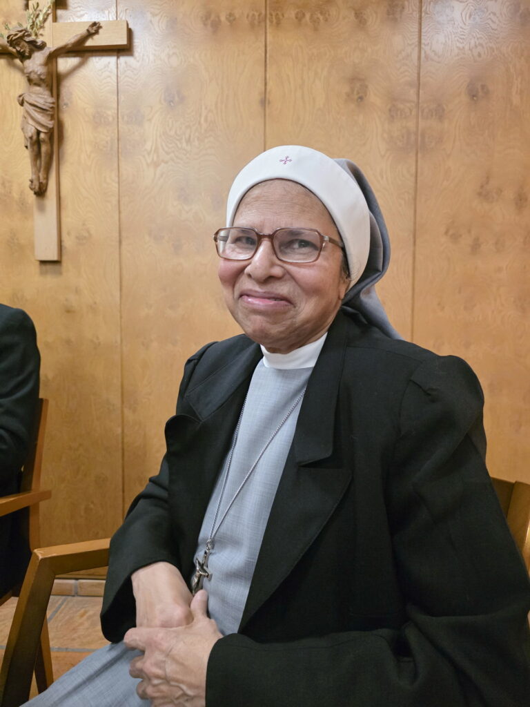 „Wie eine leibliche Schwester“, „Engel für die Menschen“, „Radikale Nachfolgerin Christi“: Mit diesen und anderen Attributen wurde die indische Ordensschwester Rose Mapranathhukaran Kunjuvareed (73) in Mechernich verabschiedet. Foto: Manfred Lang/pp/Agentur ProfiPress